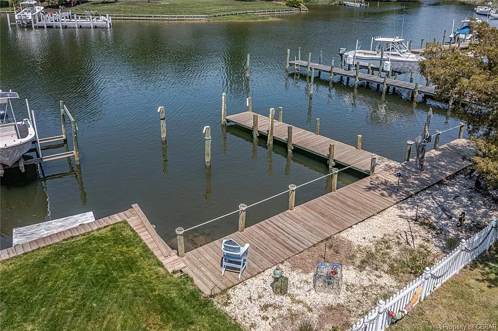Main Street Reedville River Front Refuge on Main Street Reedville